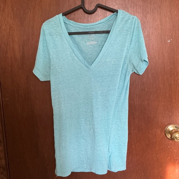 Old Navy Aqua V-Neck Short Sleeve Tee - Picture 2 of 4